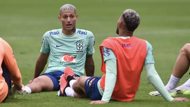 Latihan Brasil Jelang vs Peru