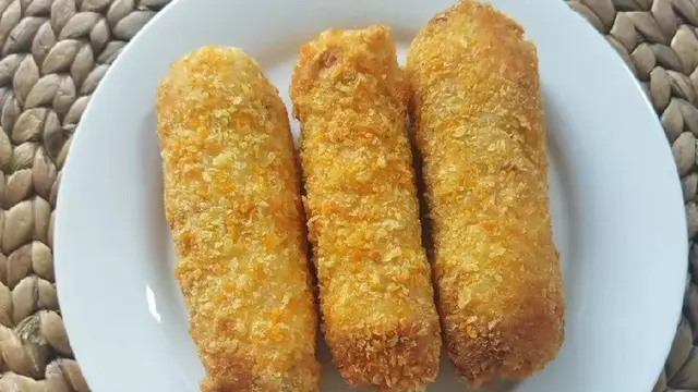 Resep roti tawar isi sosis mozarella. (dok. Cookpad @RetnoAdiesty)