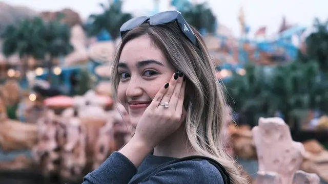 6 Potret Ranty Maria Dilamar Rayn Wijaya di Disneyland, Tepat Hari Ulang Tahun