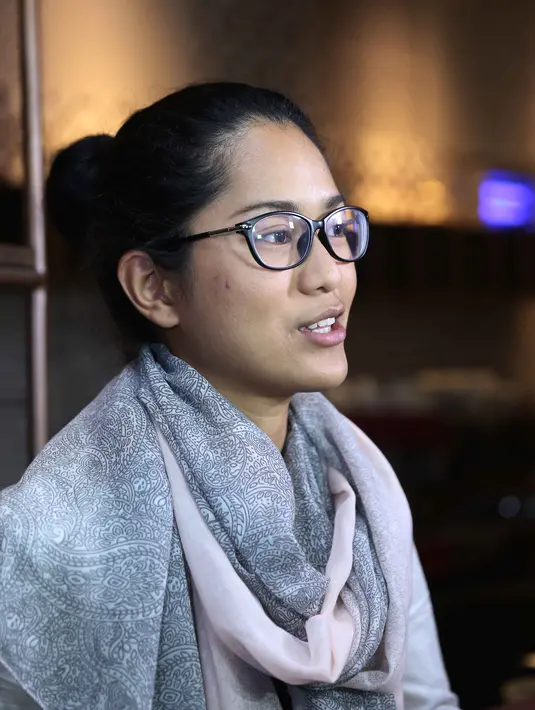 Setiap orang memiliki kesenangan masing-masing. Begitu pula dengan Prisia Nasution. Bahkan ia tak takut ketika nantinya dijauhi oleh teman-teman satu lingkungan.