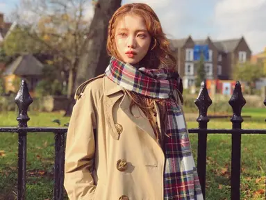 Mengawali karier sebagai model, nama Lee Sung Kyung kini dikenal luas sebagai aktris. Dirinya pun kerap bermain dalam berbagi drama populer Korea Selatan. (Liputan6.com/IG/@heybiblee)