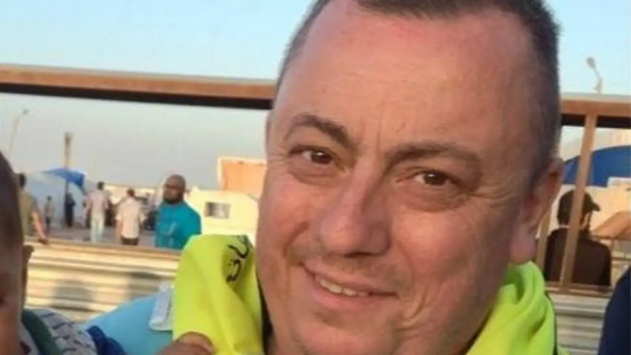 Muslim Inggris Minta Alan Henning Dibebaskan