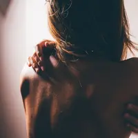 Ilustrasi kulit. Sumber foto: unsplash.com/Romina Farlas.