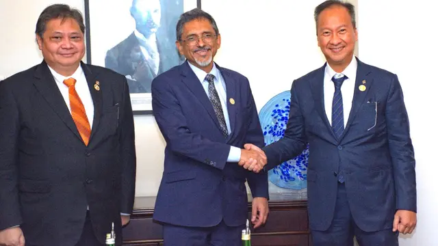 Menteri Perindustrian Agus Gumiwang Kartasasmita