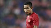 Meski bukan pemain paling senior, pelatih Shin Tae-yong nyatanya menunjuk Evan Dimas sebagai kapten untuk memimpin Timnas Indonesia di ajang Piala AFF 2020. Publik tentu menaruh harapan besar darinya untuk membawa piala pertama di pentas sepak bola Asia Tenggara tersebut. (Bola.com/M. Iqbal Ichsan)