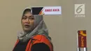 Bupati nonaktif Bekasi Neneng Hasanah Yasin usai menjalani pemeriksaan lanjutan di Gedung KPK, Jakarta, Jumat (8/2). Neneng diperiksa dalam kapasitasnya sebagai tersangka tekait kasus dugaan suap izin proyek pembangunan Meikarta. (Merdeka.com/Dwi Narwoko)