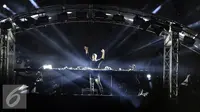 Penampilan DJ Martin Garrix saat acara festival musik Djakarta Warehouse Project (DWP) 2016 di Jiexpo Kemayoran, Jakarta, Jumat (10/12). Acara musik ini dimeriahkan sederet DJ ternama dari mancanegara. (Liputan6.com/Herman Zakharia)
