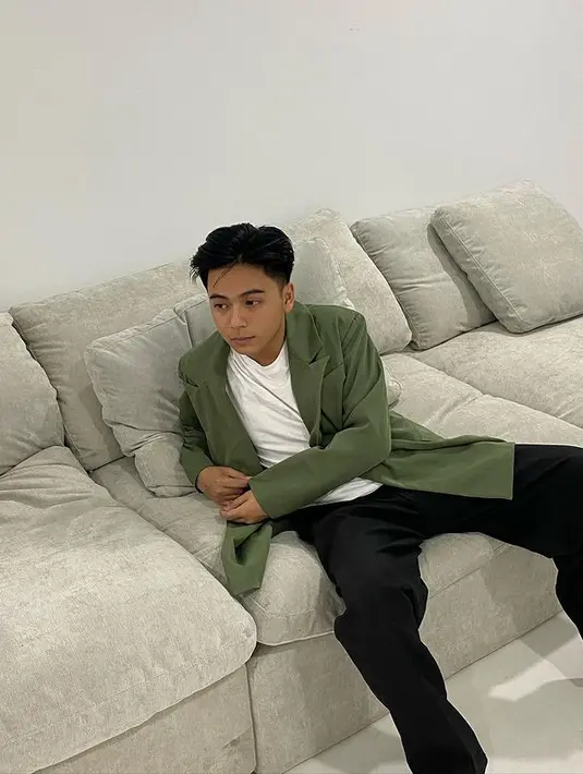 Bahkan, Brandon de Angelo kerap mengunggah video cover dance melalui akun Instagram pribadinya. (FOTO: instagram.com/brandon_lilhero/)
