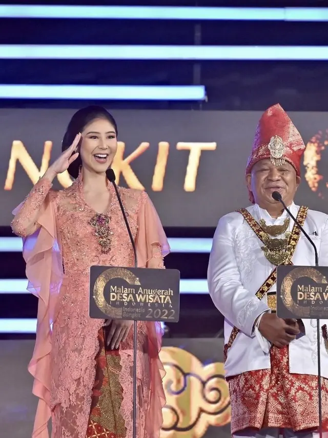 Putu Ayu Hadiri Malam Anugerah Desa Wisata 2022