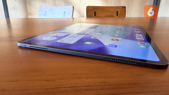 Speaker di iPad Pro M5. (Liputan6.com/ Yuslianson)