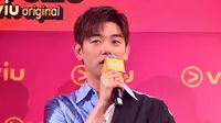 Penyanyi Korea Selatan Eric Nam dalam launching variety show No Sleep No Fomo. (Viu Original)