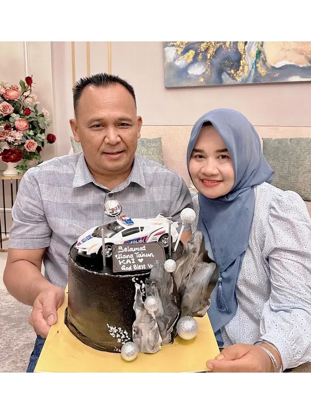 6 Potret Ibunda Puput Nastiti yang Baru Rayakan Ultah, Harmonis Meski Beda Keyakinan