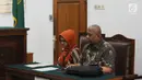 Kuasa hukum tergugat satu saat sidang gugatan perdata kasus dugaan pemerkosaan terhadap staf Dewas BPJS TK, RA, di PN Jakarta Selatan, Rabu (13/3). Sidang ditunda lantaran pihak pengacara tergugat dua dan tiga tidak hadir. (Liputan6.com/Herman Zakharia)