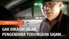 Seorang pengendara mobil bersikap arogan dengan todongkan senjata tajam ke pengendara lain di Bundaran Kelapa Gading Jakarta Utara. Korban pengancaman, melaporkan kasus ini ke Polsek Kelapa Gading.