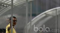 Pelatih Persela Lamongan, Herry Kiswanto saat melawan PS TNI pada lanjutan Liga 1 Indonesia 2017 di Stadion Pakansari, Bogor, Sabtu (27/5/2017). (Bola.com/Nicklas Hanoatubun)