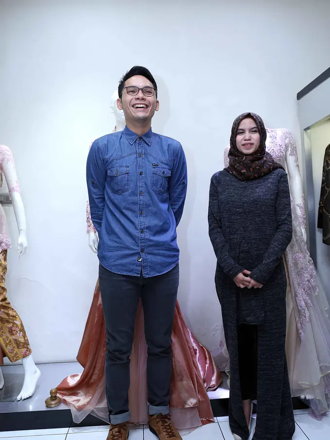 [Bintang] Ben Kasyafani dan Ines -Fitting Baju