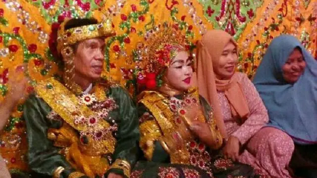 Berawal dari Potong Rambut, Pria 58 Tahun Pinang Gadis Belia
