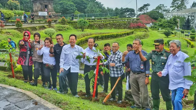 Aksi Menanam Pohon