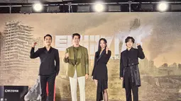 Song Seung Heon, Kim Woo Bin, Esom, dan Kang You Seok dalam konferensi pers drakor Black Knight. (Netflix)