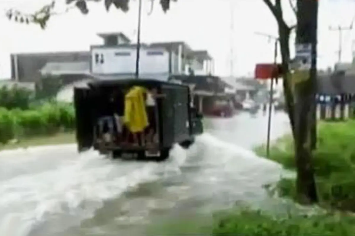 Segmen 2: Banjir Padang hingga Kisah Pemulung Berhati Mulia