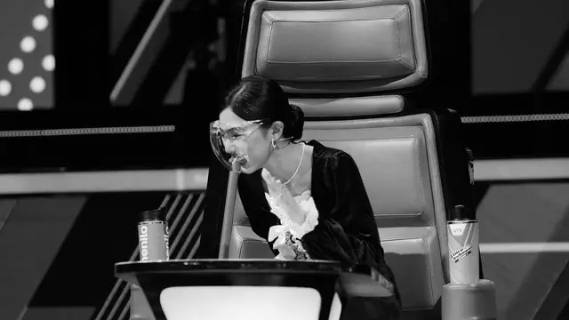 6 Potret Isyana saat Jadi Juri The Voice Kid Indonesia, Disebut Mirip Cheon Seo Jin