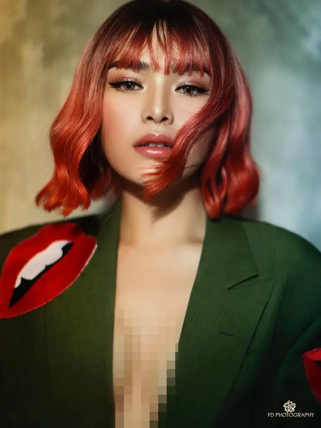 Gaya Amanda Manopo dalam sesi pemotretan 'Intention' yang diabadikan oleh fotografer Fandy Susanto