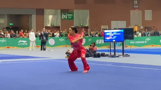 Krisdayanti saat bertanding di Ajang Kejuaraan Wushu Internasional. [@ppitchengdu]