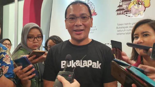 CEO Bukalapak Rachmat Kaimuddin saat diwawancarai media usai Perayaan 10 Tahun Bukalapak. (Liputan6.com/ Agustin Setyo W)