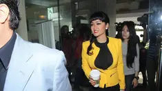 Julia Perez kembali menjalani pemeriksaan di Mabes Polri terkait tudingan suap terhadap salah satu Hakim Agung (Liputan6.com/Rini Suhartini)