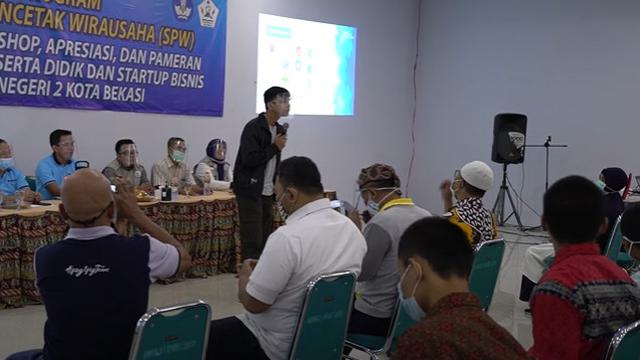 6 Momen Dimas Ahmad Kunjungi Sekolahnya, Isi Workshop dan Bayar Sisa Tunggakan
