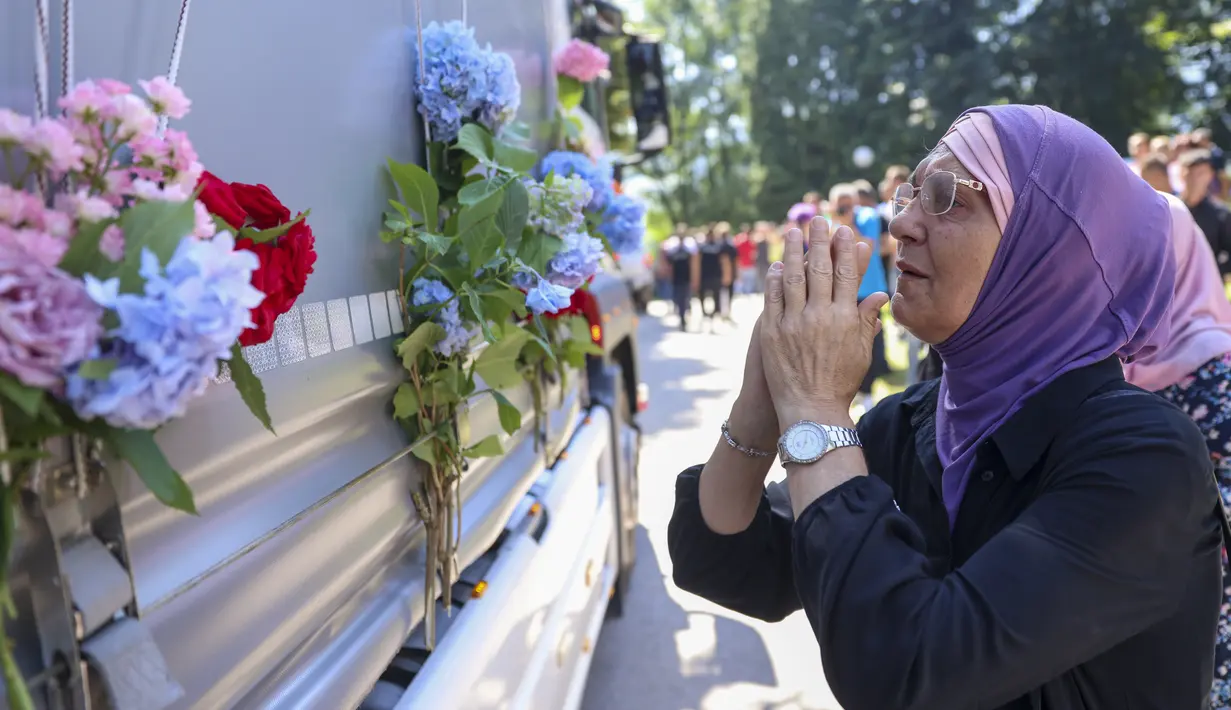 <p>Pembantaian Srebrenica adalah puncak berdarah perang Bosnia tahun 1992-1995 yang terjadi setelah pecahnya Yugoslavia. (AP Photo/Armin Durgut)</p>