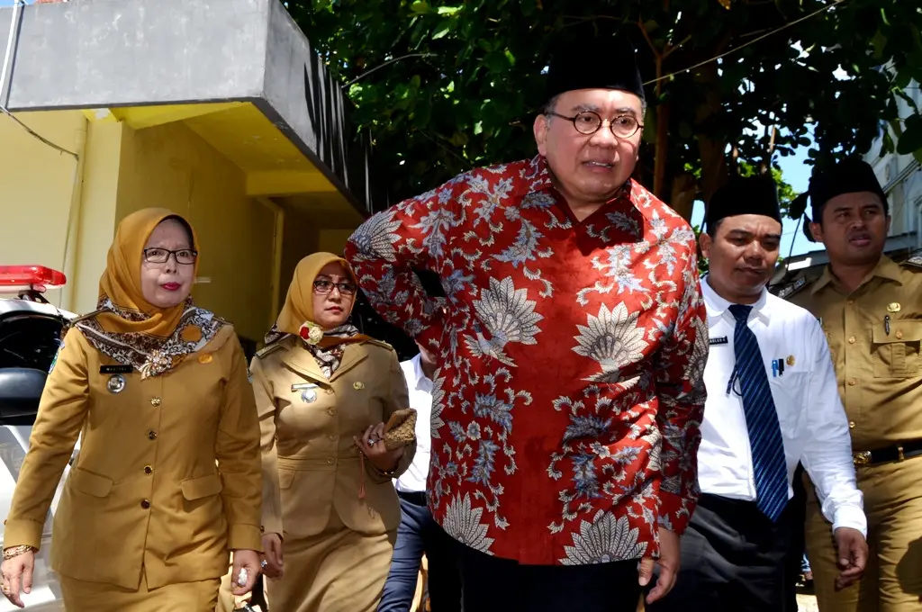 Gubernur Bengkulu Ridwan Mukti menggelar inspeksi mendadak ke RSUD M Yunus dan berjanji akan memperbaiki sistem setelah terungkapnya kasus jenazah bayi dalam tas belanja (Liputan6.com/Yuliardi Hardjo)