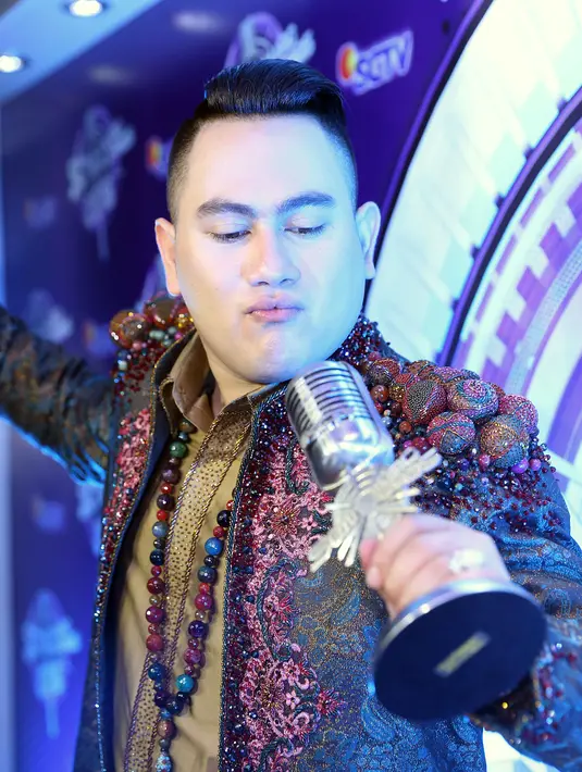 Tidak lupa, ucapan terima kasih dengan para sahabatnya di D'Academy. Secara khusus pada Soimah yang selalu memberikan nasihat dan Rina Nose. (Nurwahyunan/Bintang.com)