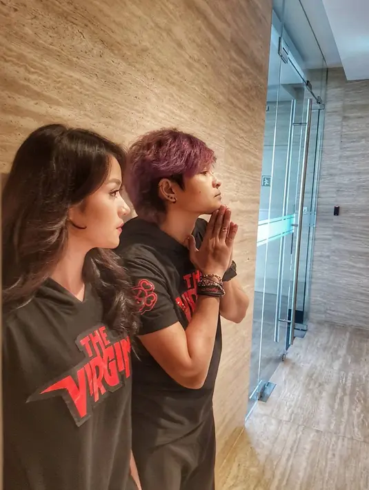 Saat ini, Dara dan Mita sedang sibuk kegiatan solonya. Namun baru-baru ini, mereka mengeluarkan single terbarunya berjudul Kecewa. (Foto: instagram.com/darathevirgin)