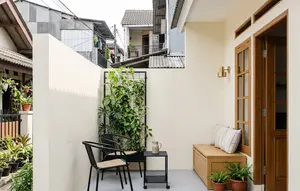 6 Ide Teras Minimalis untuk Rumah Berdempetan agar Aktivitas Penghuni Tetap Privat