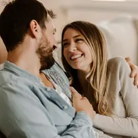 Ilustrasi hubungan dengan ikatan cinta yang kuat./Copyright&nbsp;shutterstock.com/g/Goksi