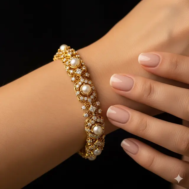 Gelang dengan Sentuhan Mewah (Berlian Kecil/Mutiara)