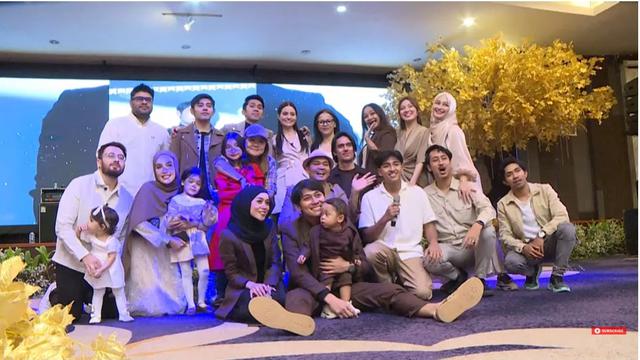 8 Potret Pesta Ultah Rizky Billar ke-28 yang Penuh Kejutan, Bertabur Bintang