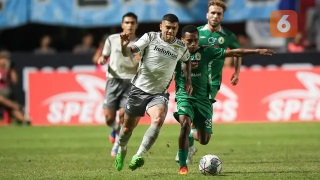 Foto: David da Silva Unjuk Gigi, Persib Bandung Menang Lagi di Liga 1