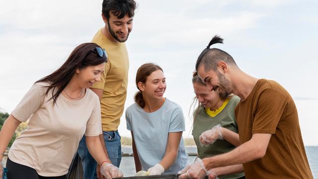 Aquarius and Friendship