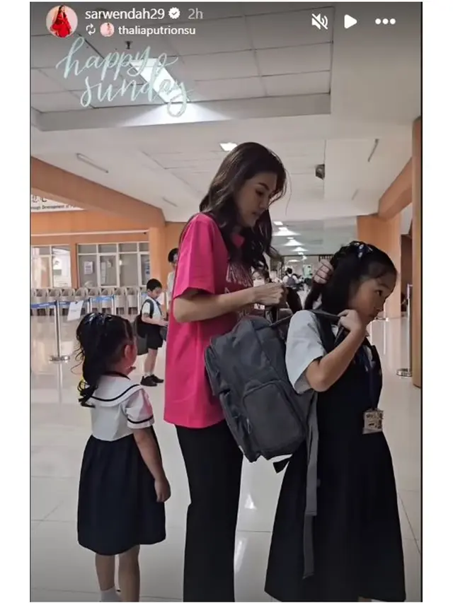 6 Potret Sarwendah Jenguk Ruben Onsu di RS, Ungkap Penyebab Sang Suami Ambruk
