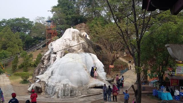 Tirta Sanita Ciseeng