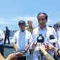 Presiden Joko Widodo (Jokowi) meresmikan Tambak Udang Modern yang anggarannya mencapai Rp 175 miliar di Kebumen, Jawa Tengah, Kamis (9/3/2023).
