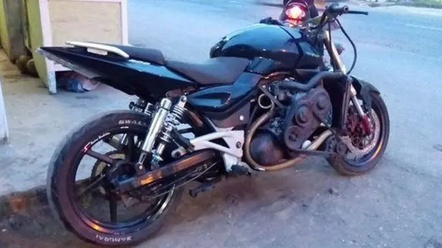 Kumpulan Potret Modifikasi Ekstrem Motor Bermesin Mobil