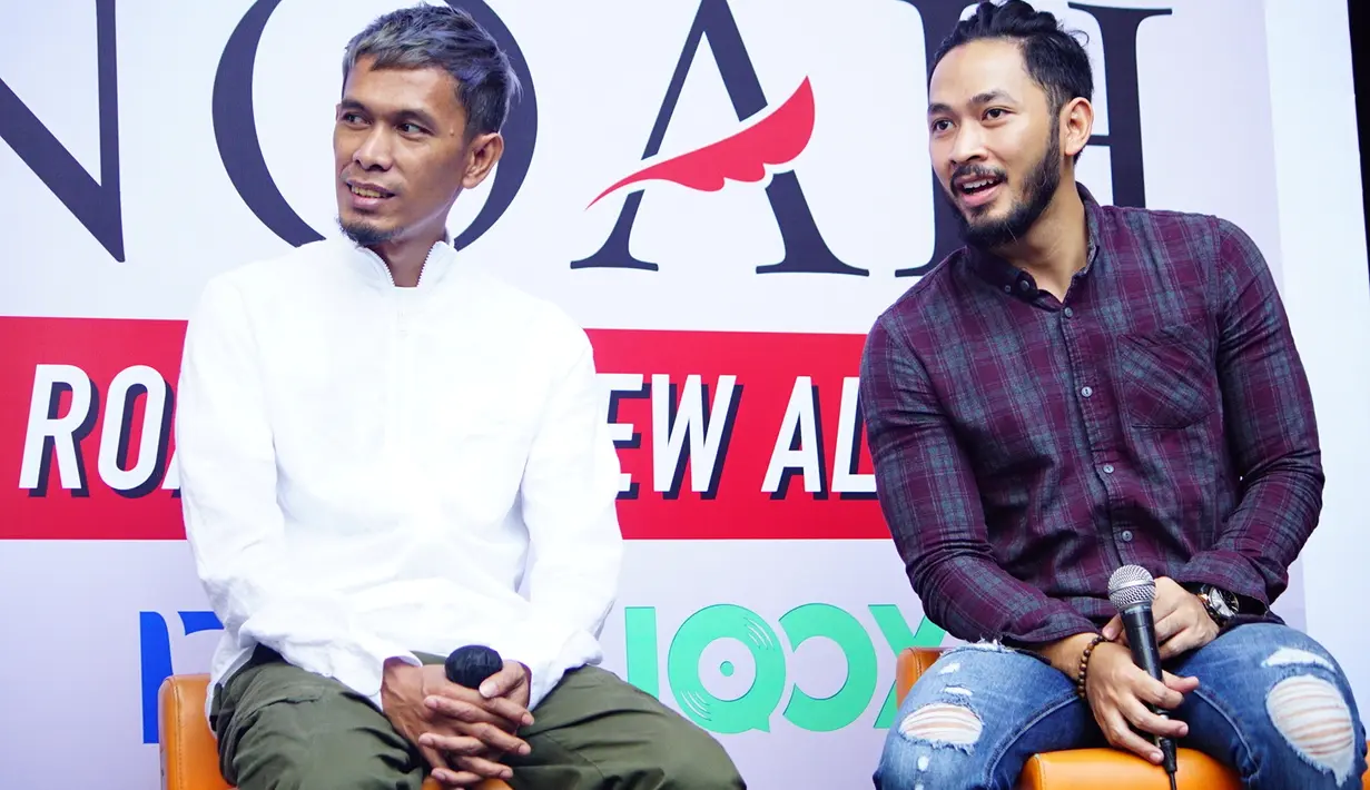 "Iya, jadi ini persiapan album kedua NOAH. Kita lakukan rekamannya dikarantina cukup panjang di atas kapal Pinisi menuju Lombok, Nusa Tenggara Timur (NTT)," kata Ariel dalam jumpa pers di Bandung, Jawa Barat, Kamis (14/9). (Syaiful Bahri/Bintang.com) 
