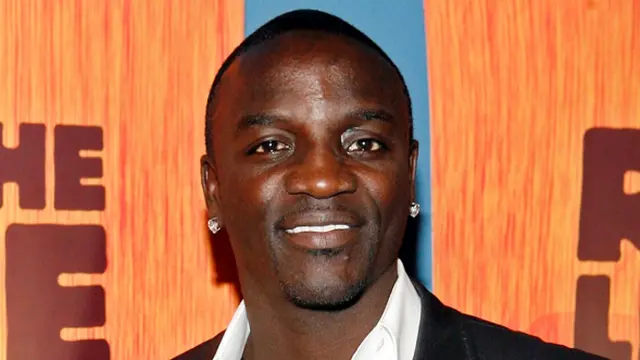 Akon.