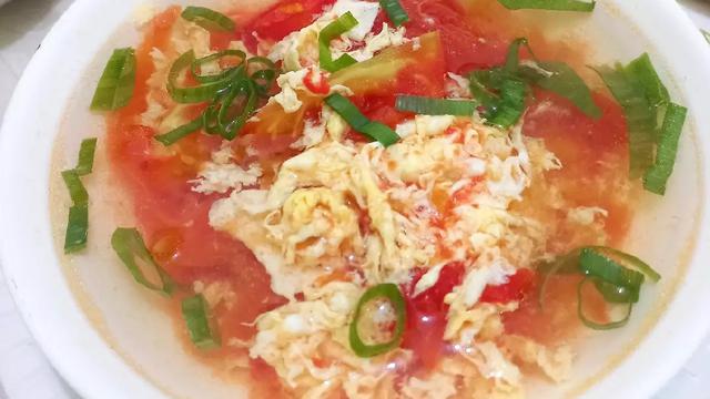 Resep sup tomat telur. (dok. Cookpad @siskadian78)