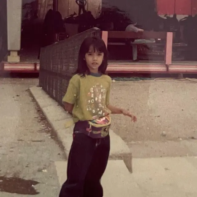 6 Potret Masa Kecil Intan Ayu Sepupu BCL, Curi Perhatian karena Jadi Bridesmaid