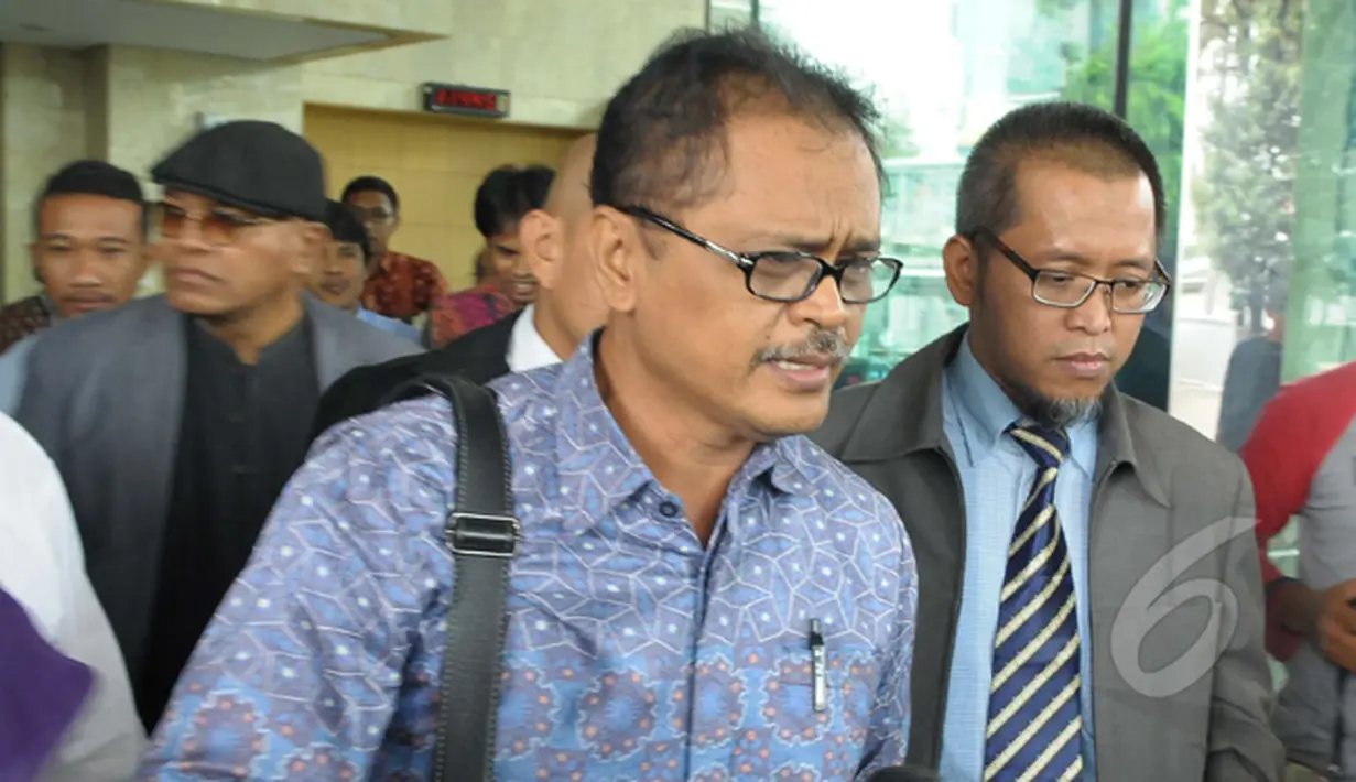 Ketua Forum Pengacara Konstitusi Andi Asrun mengungkapkan, pengacara di MK biasa melakukan briefing saksi sebelum persidangan, Jakarta, Rabu (28/1/2015). (Liputan6.com/Andrian M Tunay)