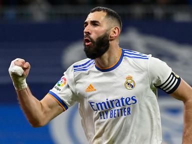 Dengan 38 poin, Karim Benzema saat ini berada di urutan kelima pencetak gol terbanyak di lima liga top Eropa. Pemain Prancis tersebut tampil luar biasa untuk Real Madrid dengan mencetak 19 gol dan memberikan 9 assist dalam 23 pertandingan La Liga musim ini. (AFP/Oscar Del Pozo)